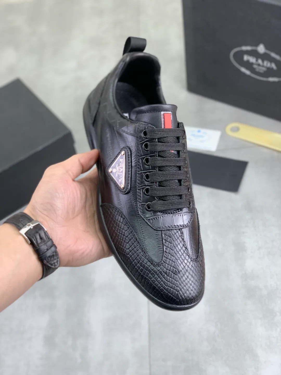 Men's Men's Shoes P400💰[New Style] The latest classic model of high-quality PRADA breathable and comfortable men's shoes is now on the official website, 1:1 copied, synchronized in Hong Kong, and on the same catwalk; all made of calfskin with breathable mesh fabric ➕Imported soft and comfortable sheep Leather lining, 🍡🍡original rubber outsole is non-slip and wear-resistant; comfortable to wear, attractive style, fine workmanship, and simple and neat shoe last, showing a man's courage and toughness, 👍size 38 to 44; 3⃣️colors🉑️ to choose from